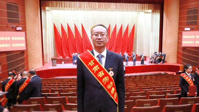 让奋斗成为青春底色，为陇原水利绘就蓝图 | 记甘肃省劳动模范李长春